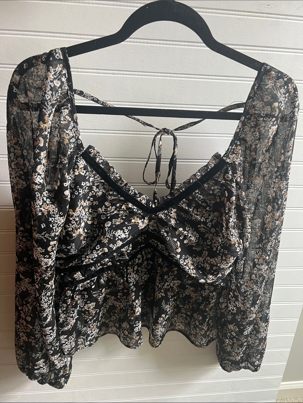 Promesa Black Floral Tie-Back Peasant Blouse Size medium